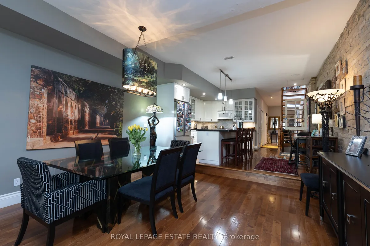 2184 Queen Street, ON M4E 1E6