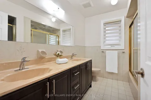 36 Evenwood Avenue, Toronto, ON M1C 4T8