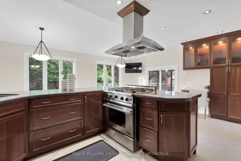 36 Evenwood Avenue, Toronto, ON M1C 4T8