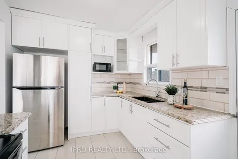 77 Milford Haven Drive, Toronto, ON M1G 3C9