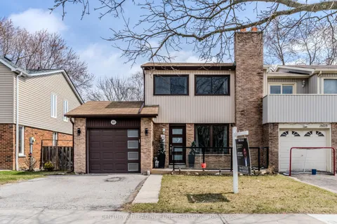1807 Listowell Crescent, Pickering, ON L1V 2Y2
