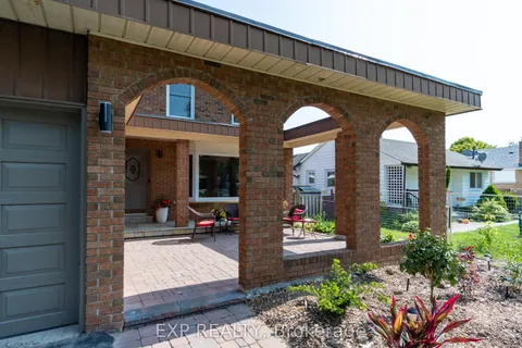 124 Bathgate Drive, Toronto, ON M1C 1T5