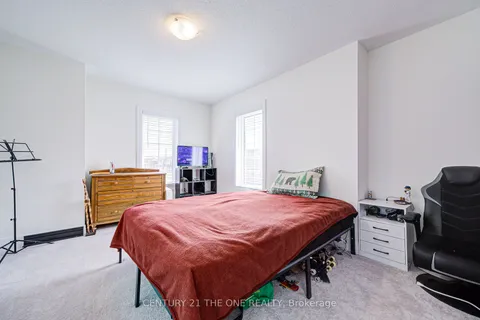 2 Wesley Brooks Street, Clarington, ON L1B 0W4