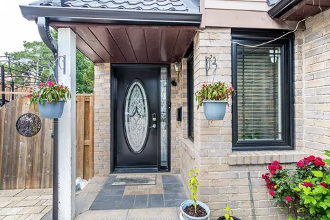55 Scarfair Pathway, Toronto, ON M1B 4G2