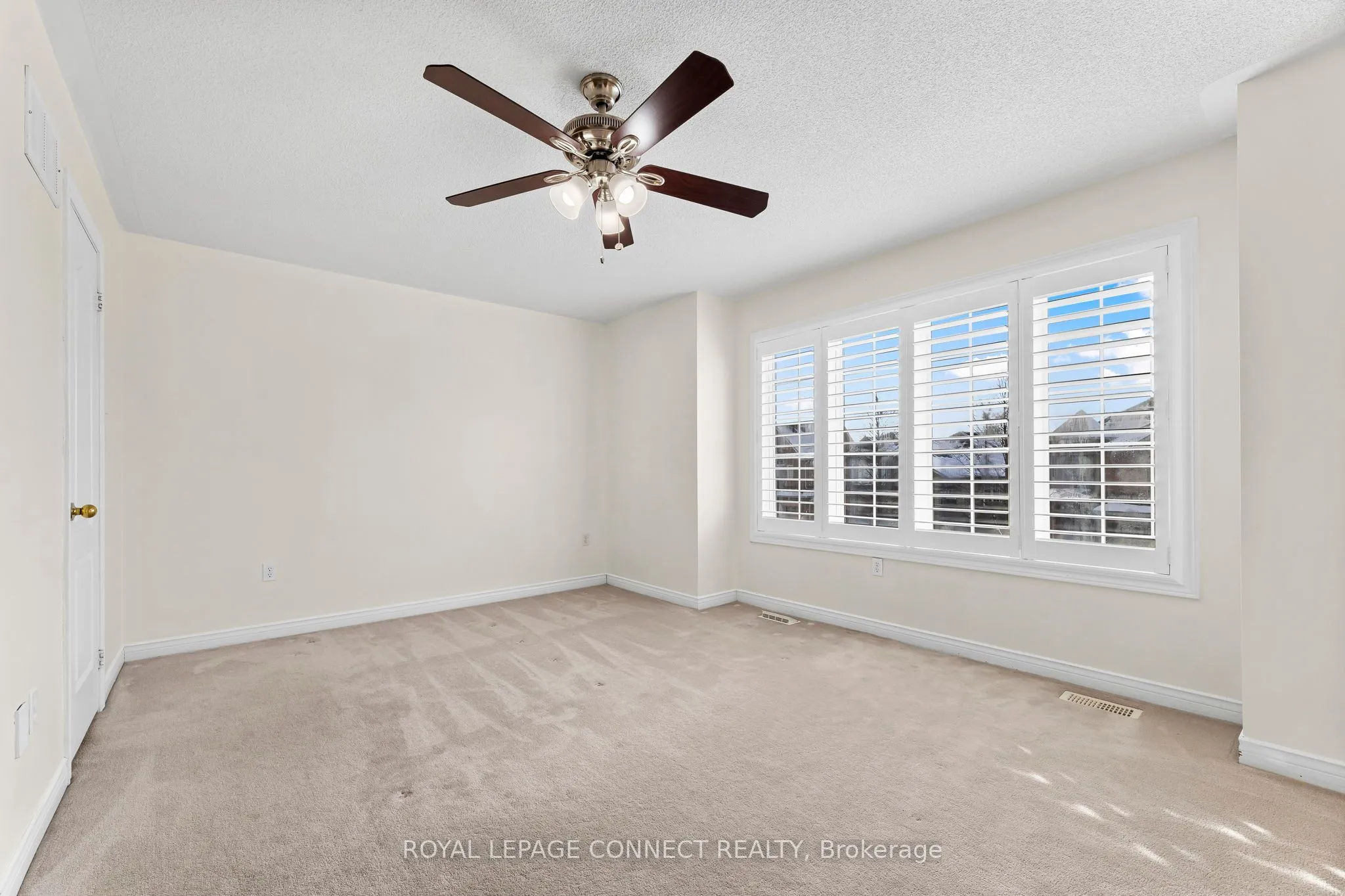 15 Root Crescent, Ajax, ON L1T 4J8