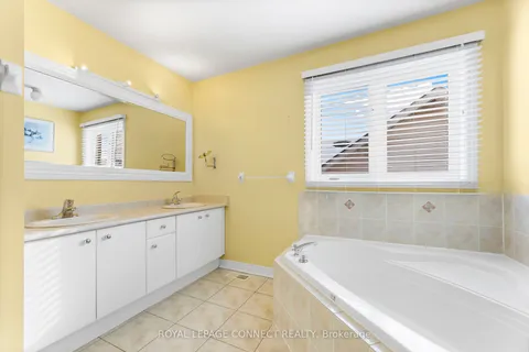 15 Root Crescent, Ajax, ON L1T 4J8