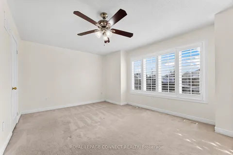 15 Root Crescent, Ajax, ON L1T 4J8