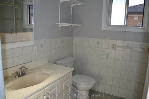 36 Delawana Drive, Toronto, ON M1G 2A8