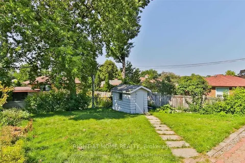 36 Delawana Drive, Toronto, ON M1G 2A8