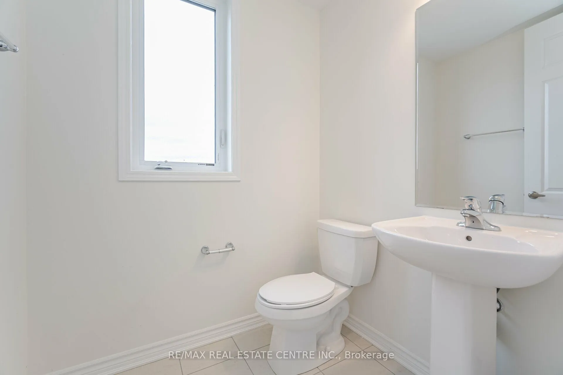 3370 Thunderbird Promenade, Pickering, ON L1X 0N1