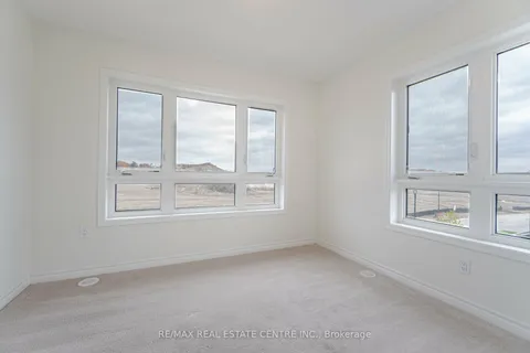 3370 Thunderbird Promenade, Pickering, ON L1X 0N1