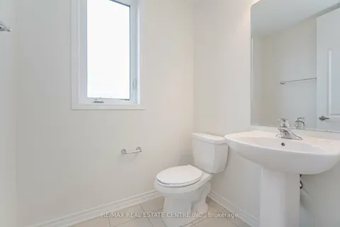 3370 Thunderbird Promenade, Pickering, ON L1X 0N1