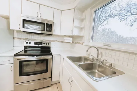 714 Dunlop Street, Whitby, ON L1N 1V6