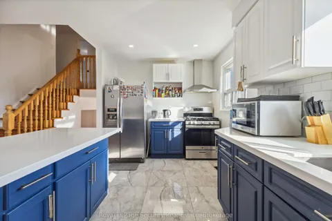 7 Chopin Court, Whitby, ON L1N 6C5
