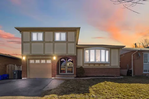 7 Chopin Court, Whitby, ON L1N 6C5