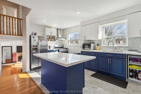 7 Chopin Court, Whitby, ON L1N 6C5