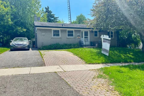 703 Clarence Drive, Whitby, ON L1N 1E3