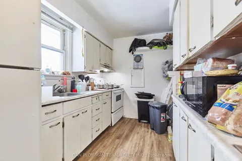 703 Clarence Drive, Whitby, ON L1N 1E3