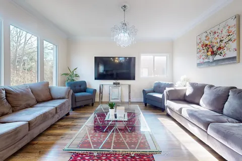 1143 Gossamer Drive, Pickering, ON L1X 2T8