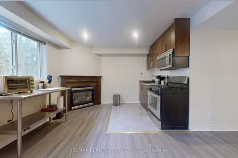 1143 Gossamer Drive, Pickering, ON L1X 2T8