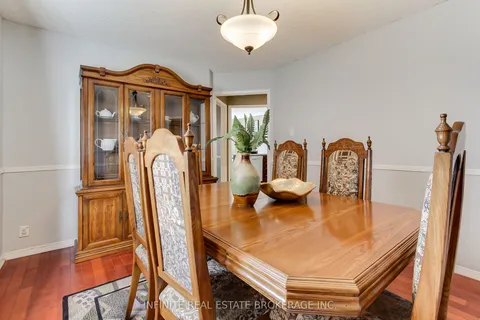 70 sable Crescent, Whitby, ON L1R 1Y6
