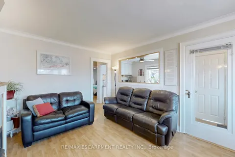 527 Victoria Park Avenue, Toronto, ON M4C 5H2