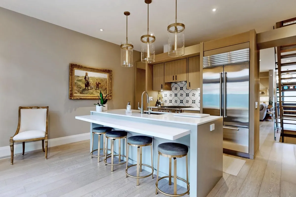 10 Webster Avenue, ON M5R 1N7