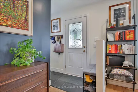 1370 Woodbine Avenue, Toronto, ON M4C 4G5