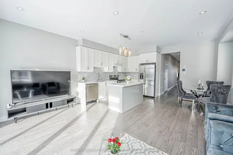 6 Larkin Lane, Clarington, ON L1C 2W3