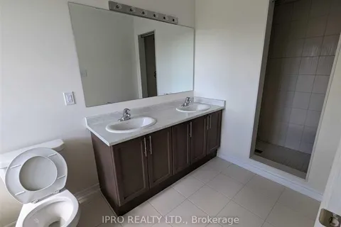 1092 Skyridge Boulevard, Pickering, ON L1X 0G7