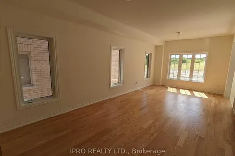 1092 Skyridge Boulevard, Pickering, ON L1X 0G7