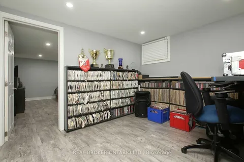 855 Miriam Road, Pickering, ON L1W 1X7