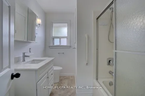 373 Elmgrove Avenue, Oshawa, ON L1J 2C4