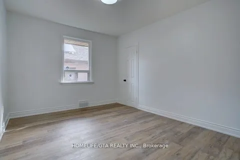 373 Elmgrove Avenue, Oshawa, ON L1J 2C4