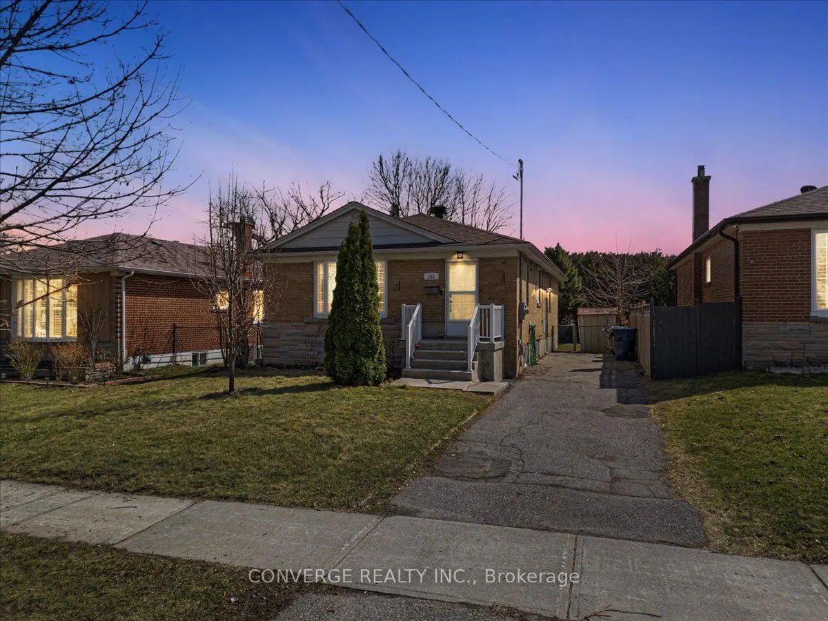 Detached kitchen at 183 Sedgemount Drive Toronto