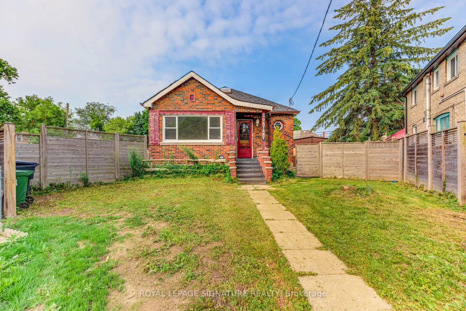 2 Bryant Avenue, Toronto, ON M4C 5G8