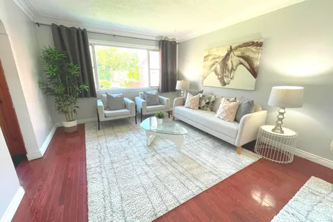 2 Bryant Avenue, Toronto, ON M4C 5G8