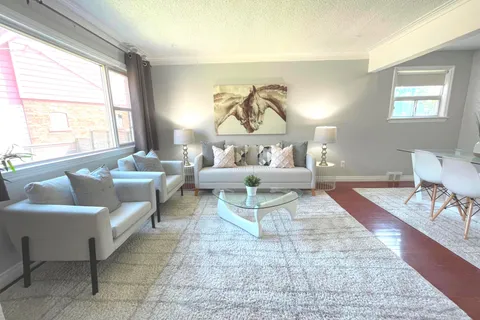 2 Bryant Avenue, Toronto, ON M4C 5G8