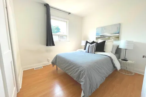 2 Bryant Avenue, Toronto, ON M4C 5G8