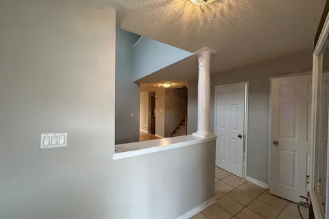 1066 Keswick Court, Oshawa, ON L1K 2V2