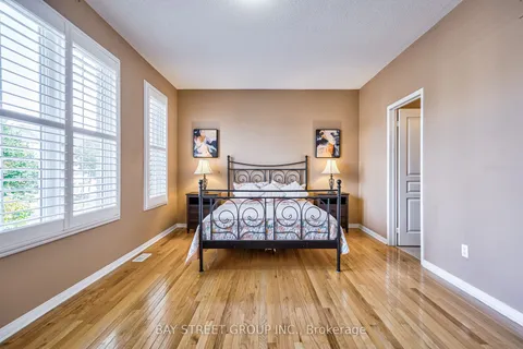 21 Loughlin Hill Crescent, Ajax, ON L1Z 1P8