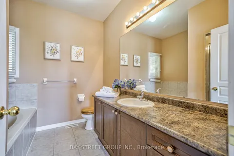 21 Loughlin Hill Crescent, Ajax, ON L1Z 1P8