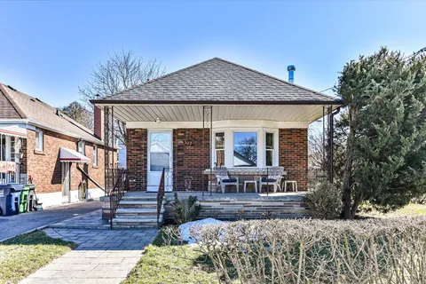 507 Plains Road, Toronto, ON M4C 2Z2