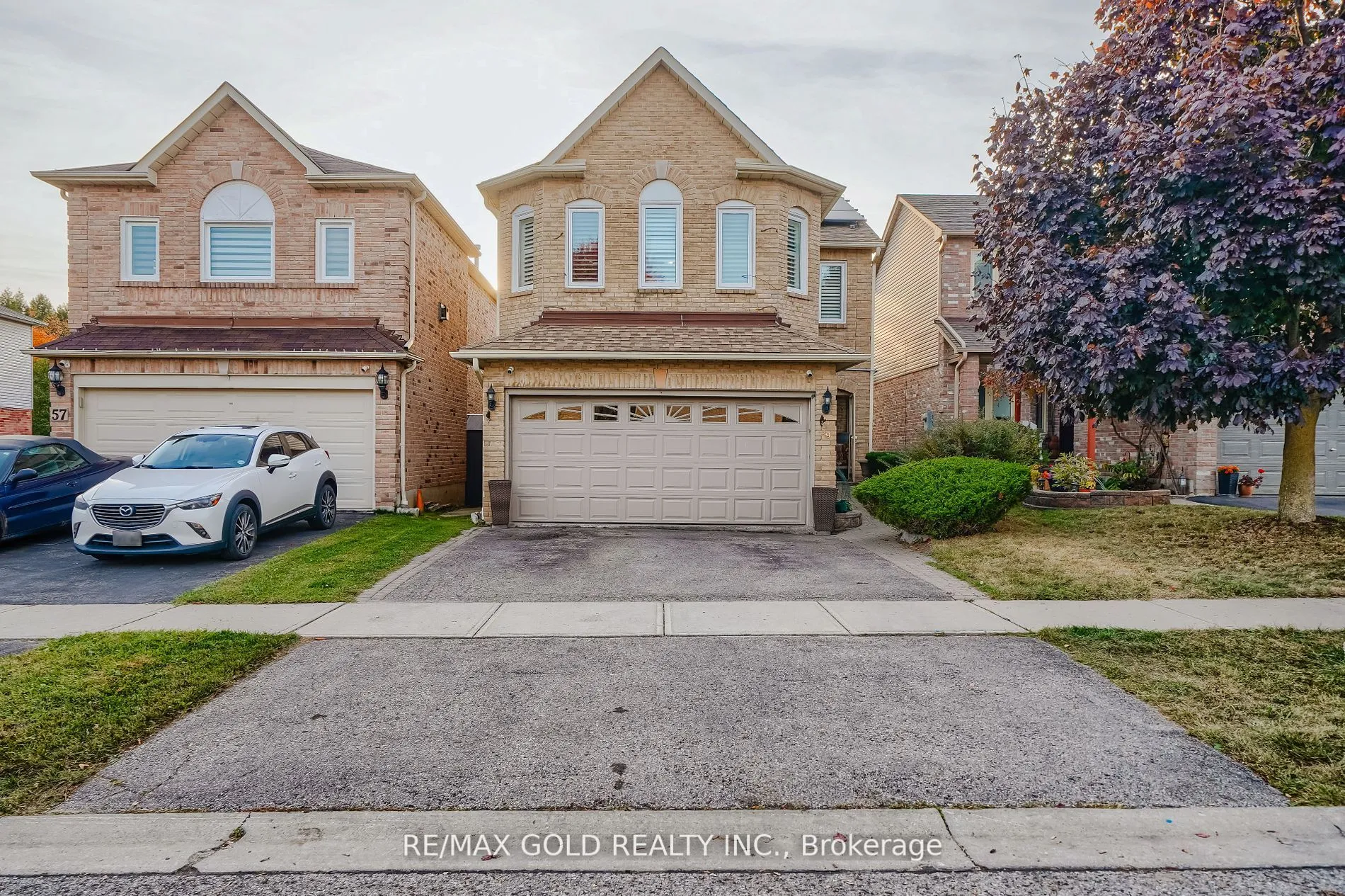 59 Knotty Pine Drive, Whitby, ON L1R 2H2