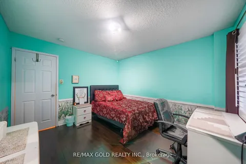 59 Knotty Pine Drive, Whitby, ON L1R 2H2