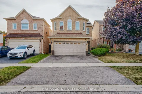 59 Knotty Pine Drive, Whitby, ON L1R 2H2