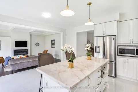 343 Northglen Boulevard, Clarington, ON L1C 7E2