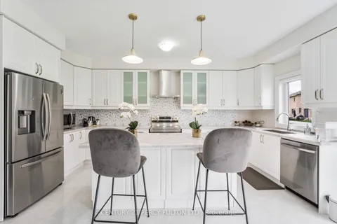 343 Northglen Boulevard, Clarington, ON L1C 7E2