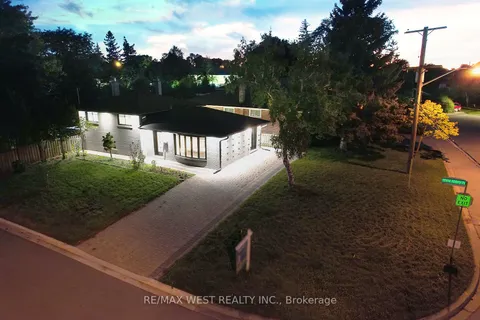 2 Clanwilliam Court, ON M1R 4R2