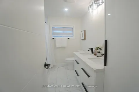 2 Clanwilliam Court, ON M1R 4R2